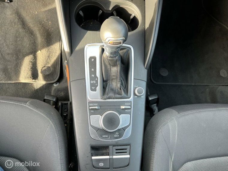 Vehicle Image 24
