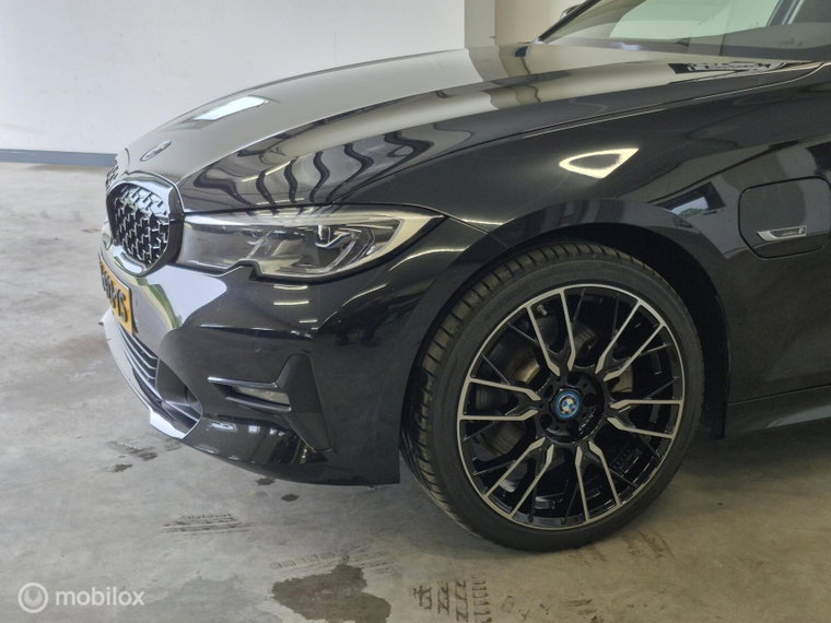 Vehicle Image 38