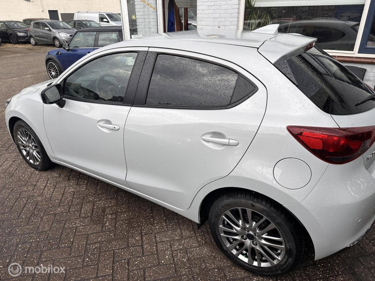 Vehicle Image 9