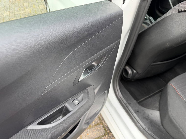 Vehicle Image 31