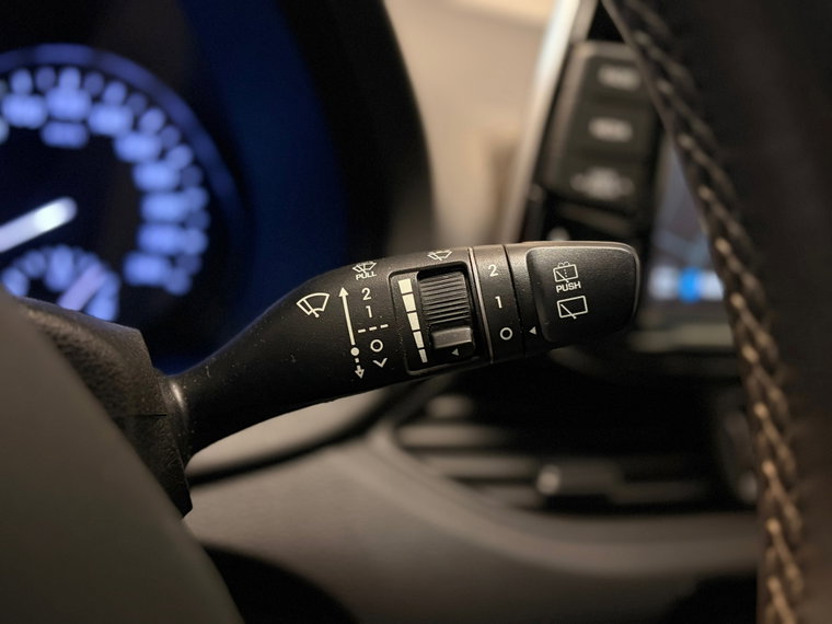 Vehicle Image 25