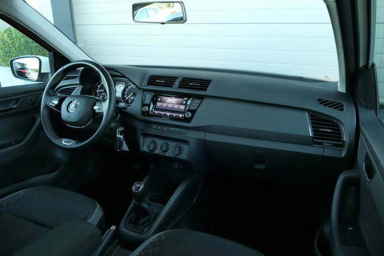 Vehicle Image 15