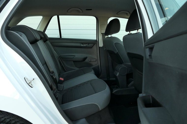 Vehicle Image 35