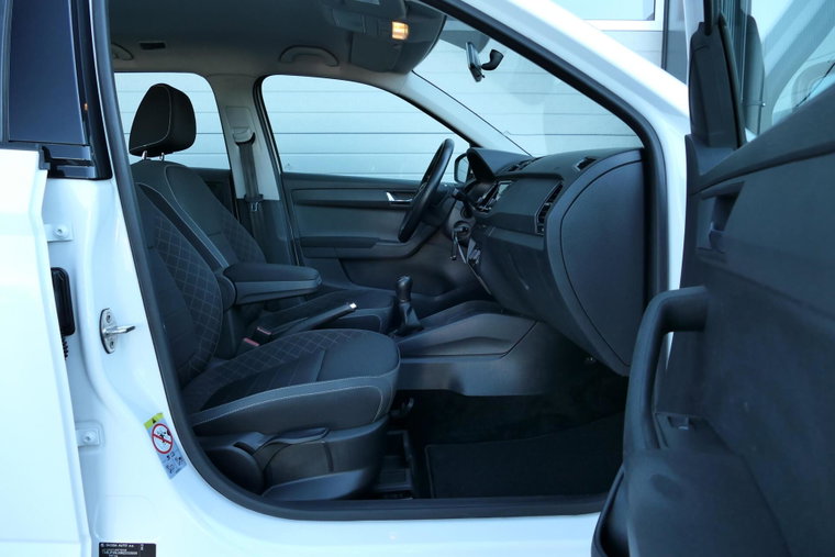 Vehicle Image 37