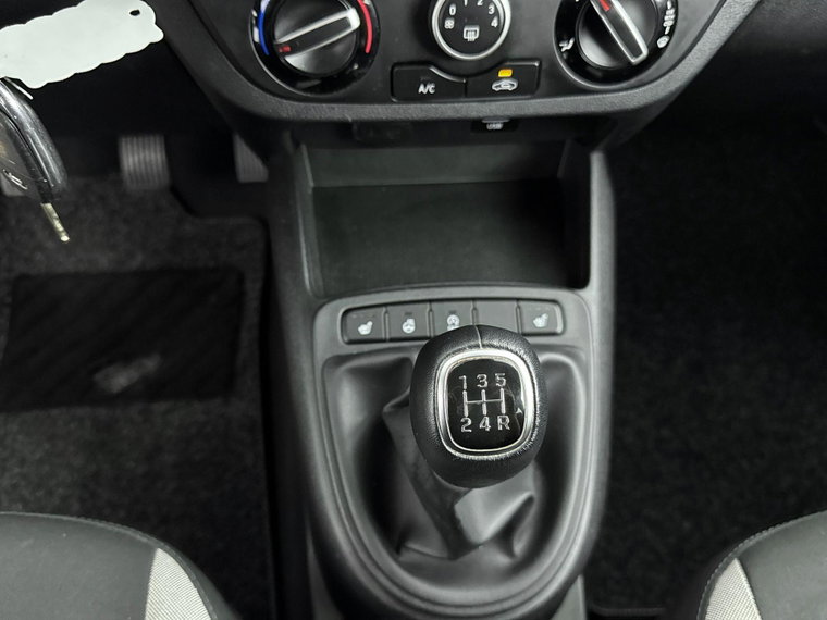 Vehicle Image 25