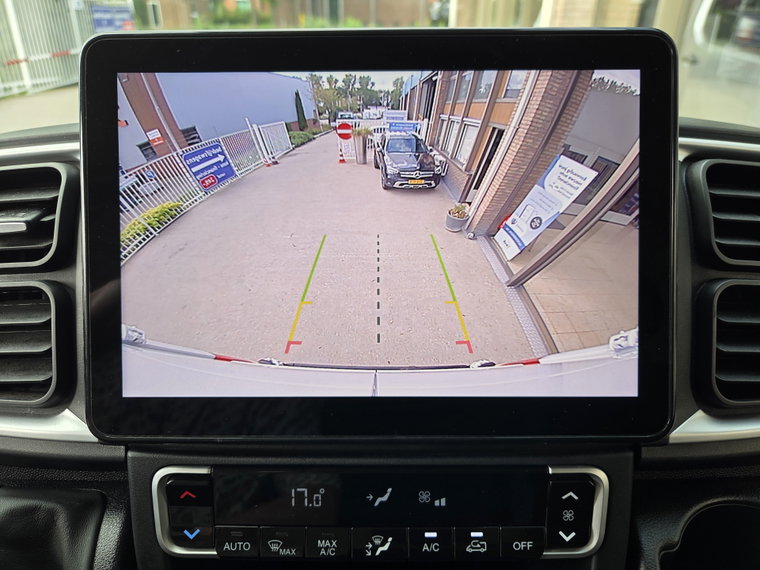 Vehicle Image 33