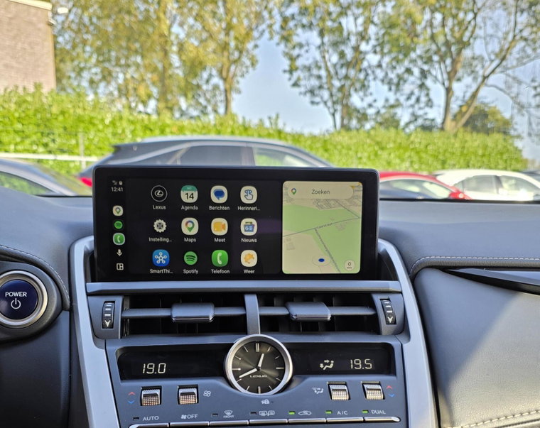Vehicle Image 15