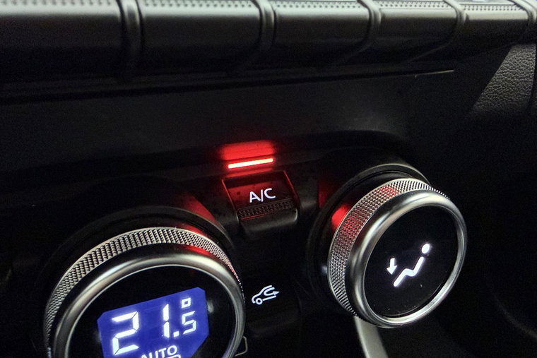 Vehicle Image 27