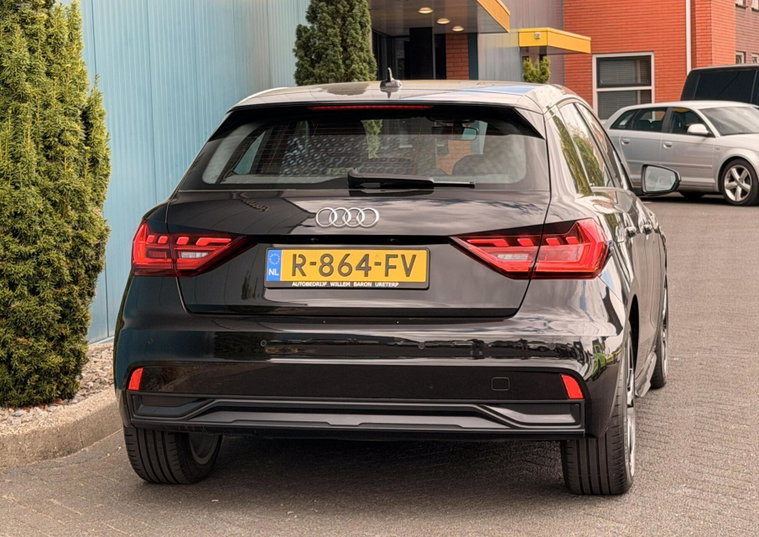 Vehicle Image 25