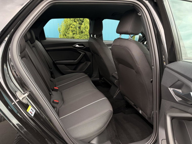 Vehicle Image 31