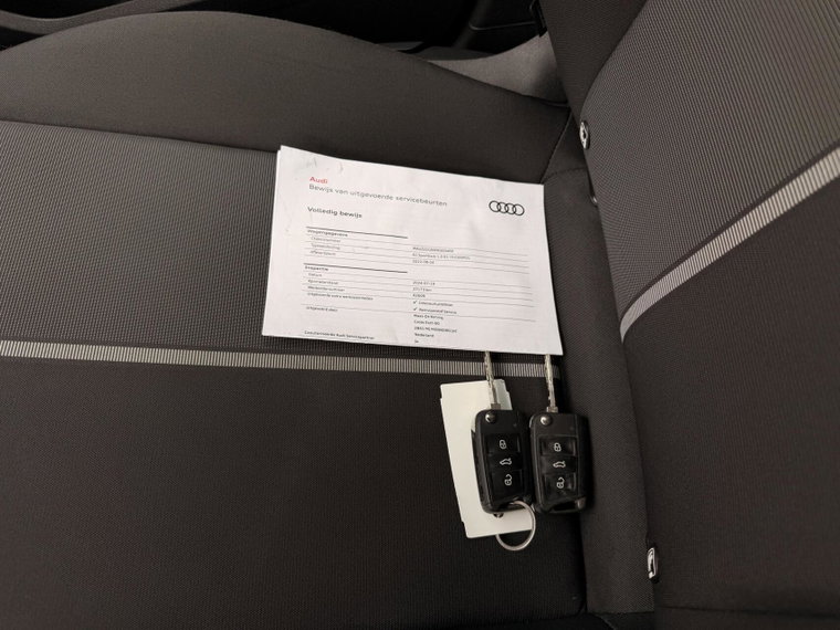 Vehicle Image 35