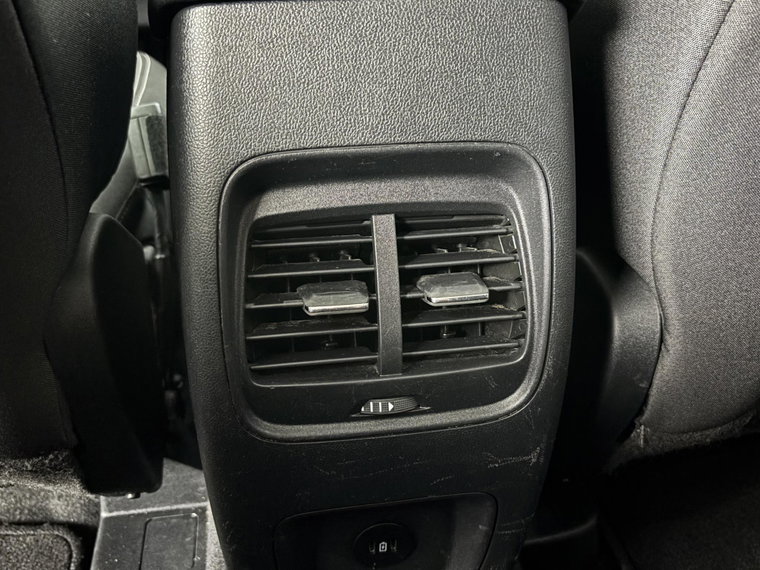 Vehicle Image 29
