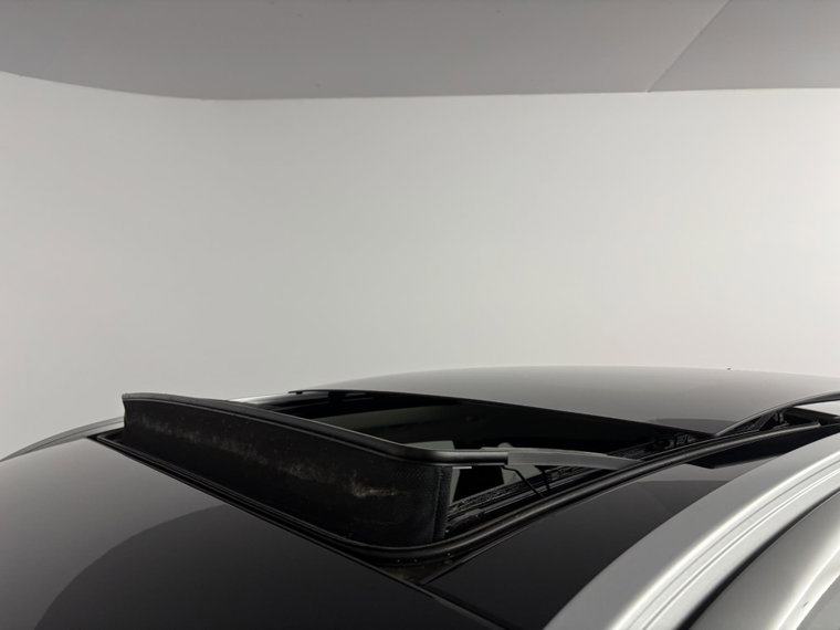 Vehicle Image 38