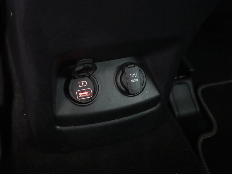 Vehicle Image 28