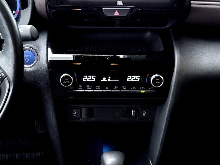 Vehicle Image 25