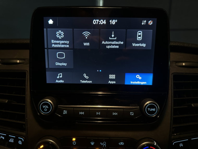 Vehicle Image 16