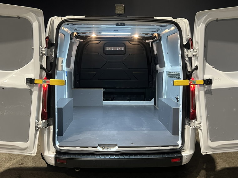 Vehicle Image 11