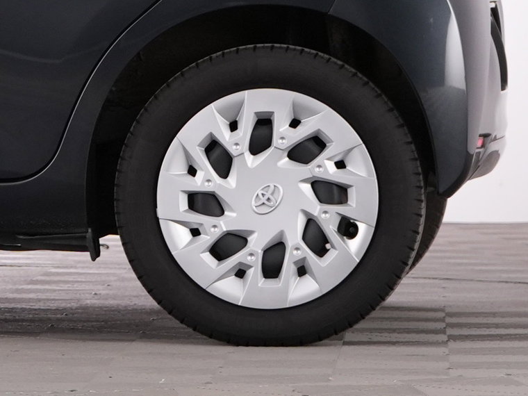 Vehicle Image 38