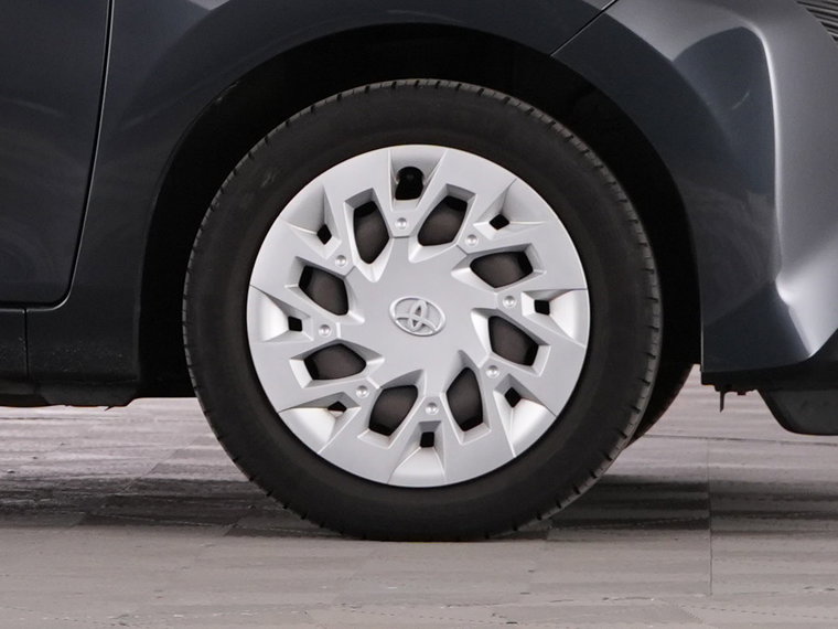 Vehicle Image 40