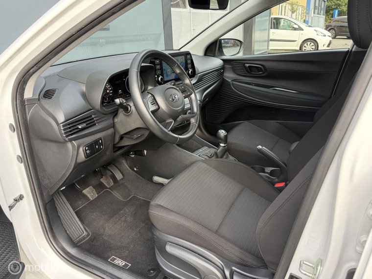 Vehicle Image 22