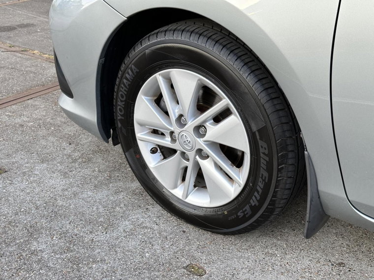 Vehicle Image 19