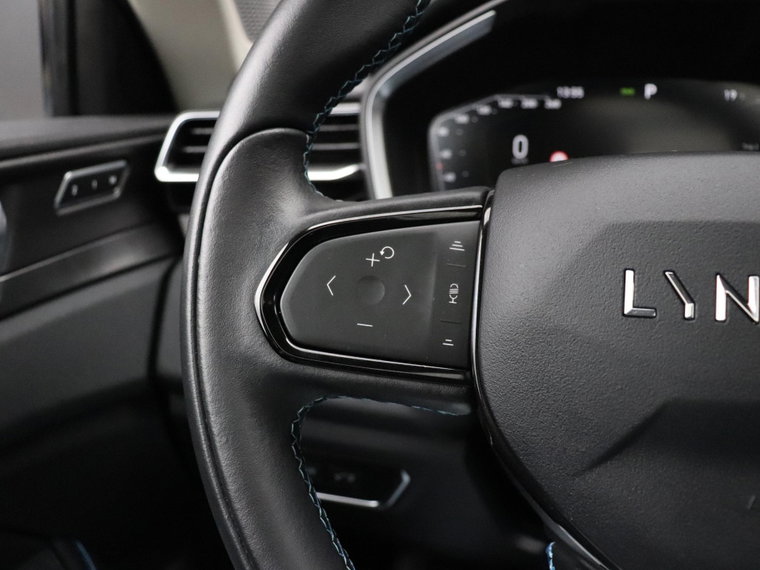 Vehicle Image 25