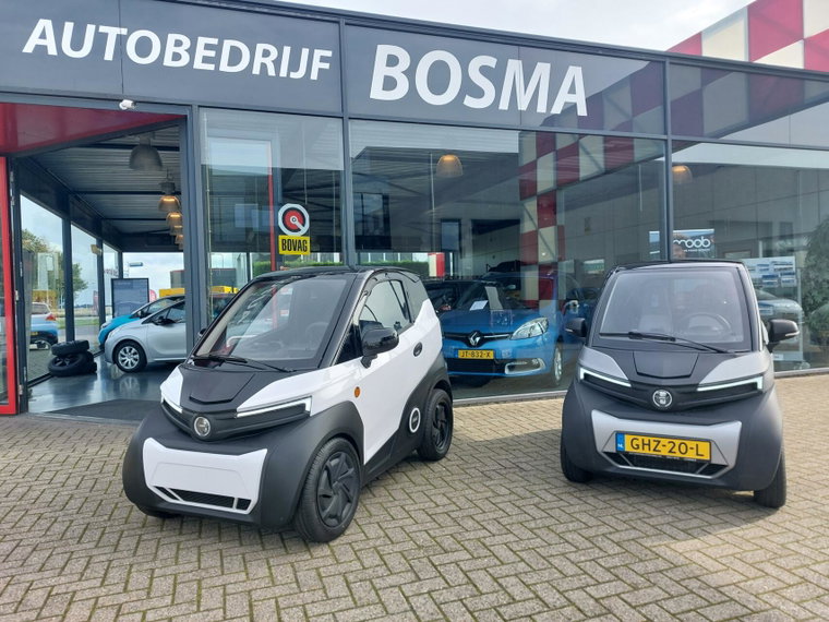 Vehicle Image 13