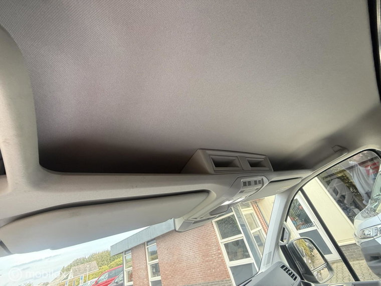 Vehicle Image 29