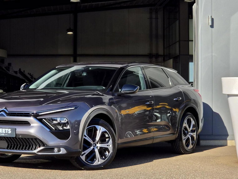 Vehicle Image 7