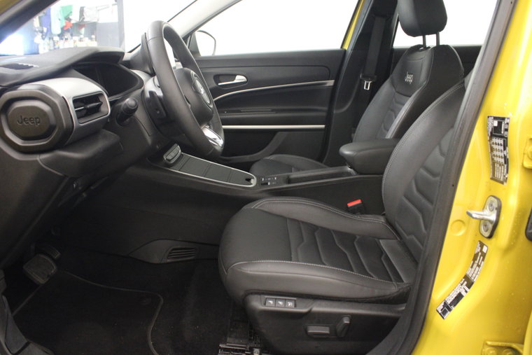 Vehicle Image 15