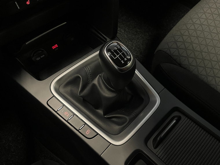 Vehicle Image 42