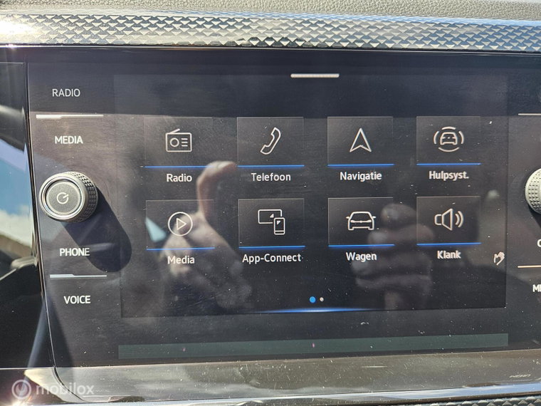 Vehicle Image 16