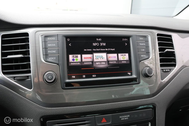 Vehicle Image 16