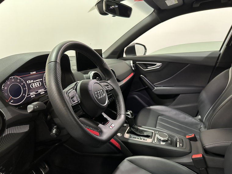Vehicle Image 25