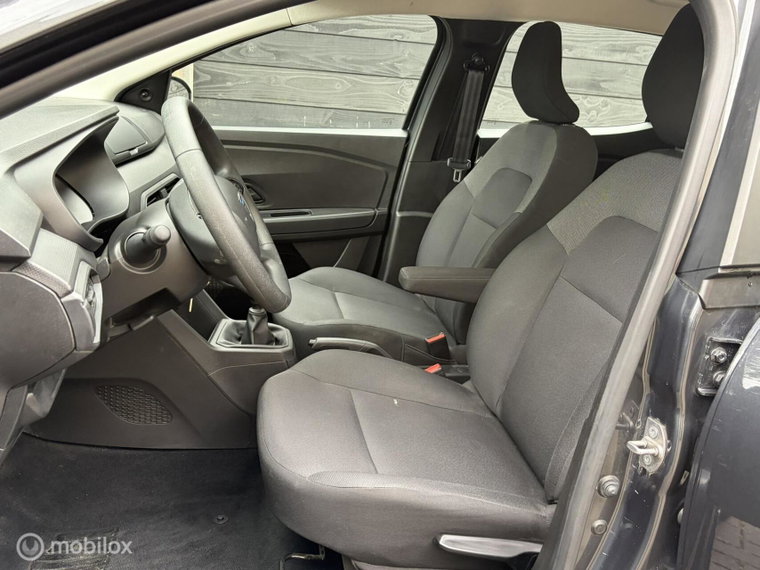 Vehicle Image 13