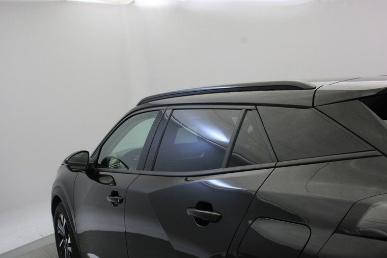 Vehicle Image 32