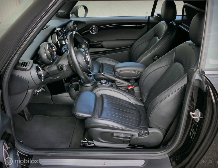 Vehicle Image 33