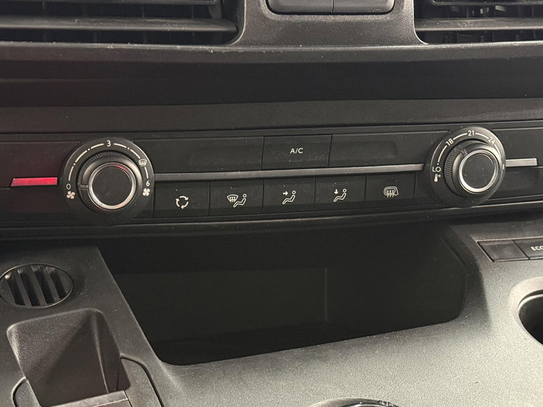 Vehicle Image 29