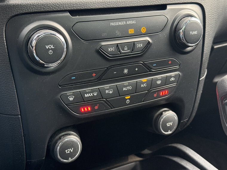 Vehicle Image 28