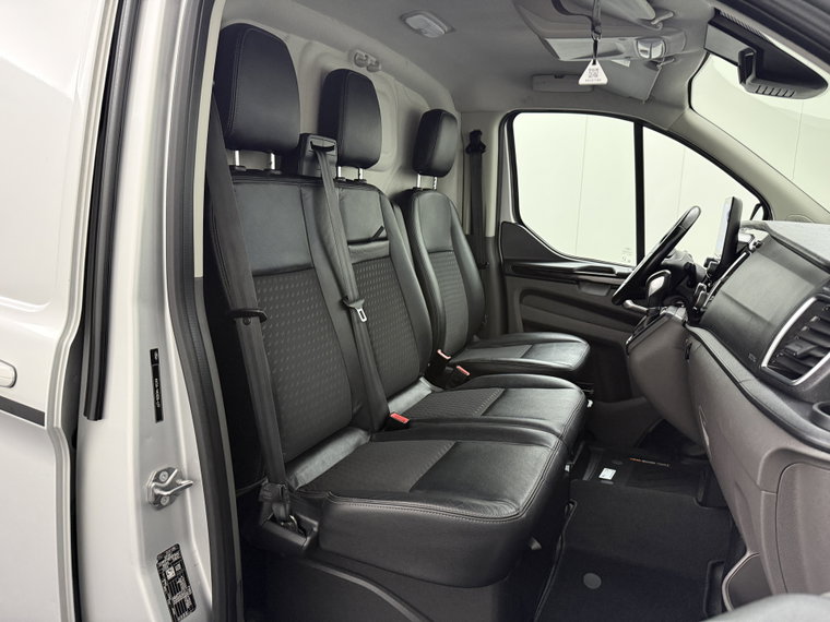 Vehicle Image 31