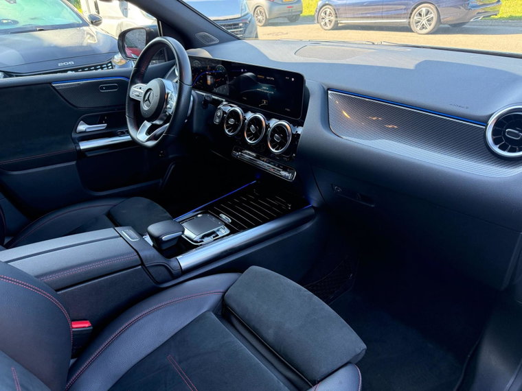 Vehicle Image 38