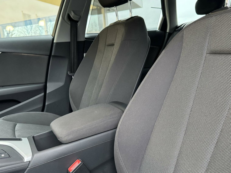 Vehicle Image 14