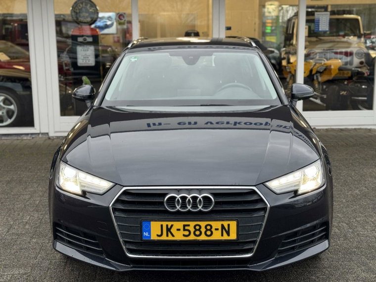 Vehicle Image 6