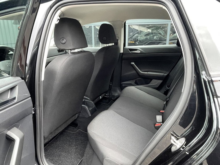 Vehicle Image 21