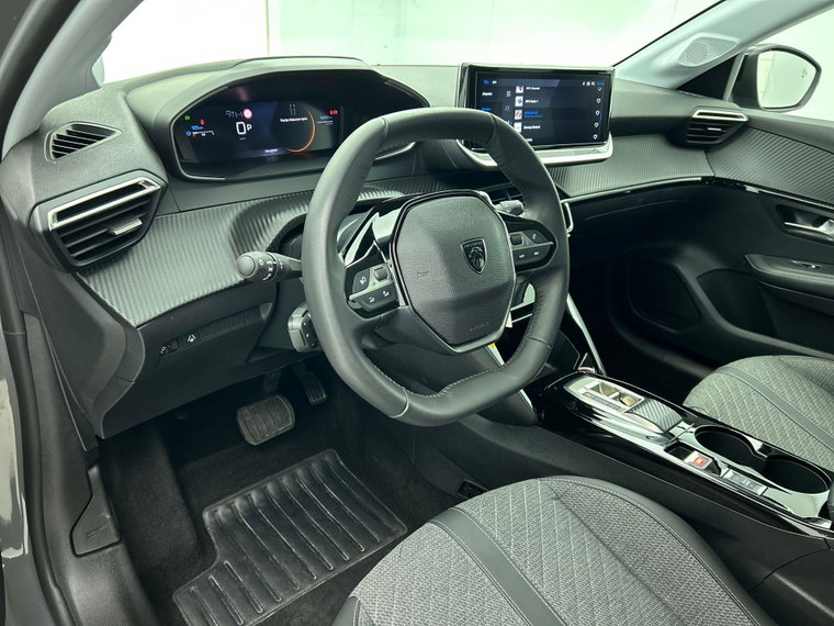 Vehicle Image 24