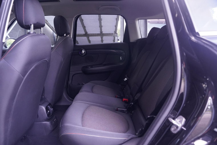 Vehicle Image 44