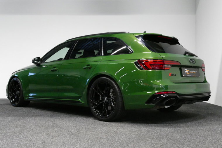 Vehicle Image 4