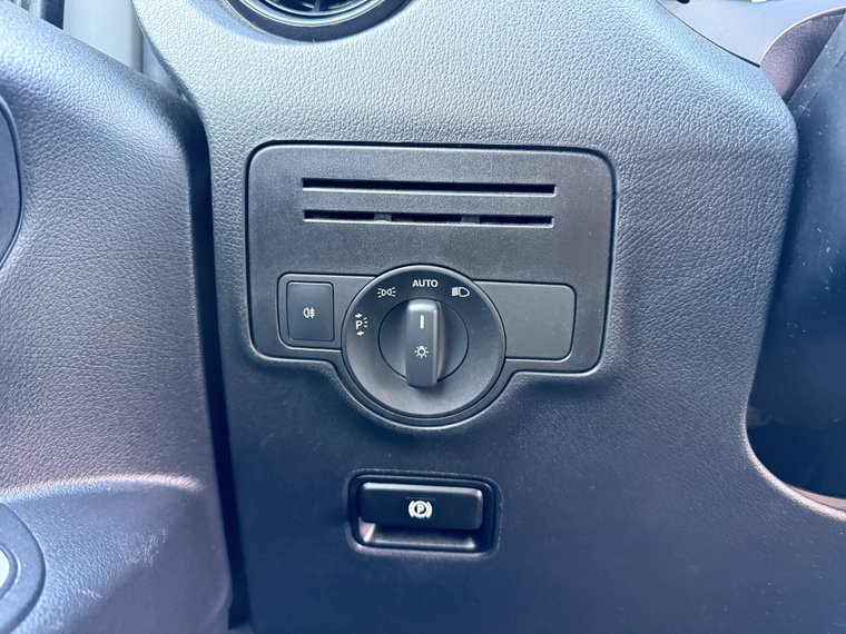 Vehicle Image 26