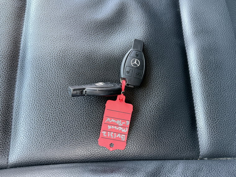 Vehicle Image 32