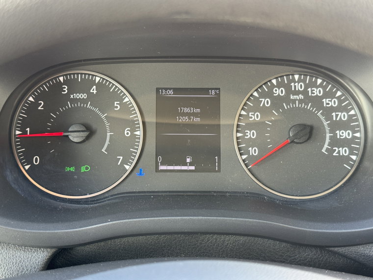 Vehicle Image 25